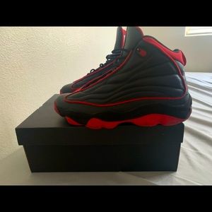 I’m selling Rex black Jordan’s size 9.5